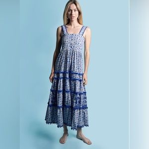 🌸🌸‘Must have’ blue floral maxi dress for summer!🌸🌸